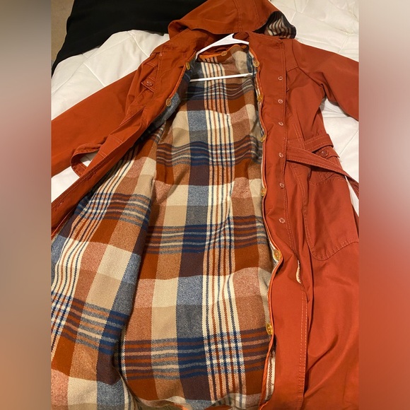 Knee-length vintage Rain Coat - Picture 3 of 3